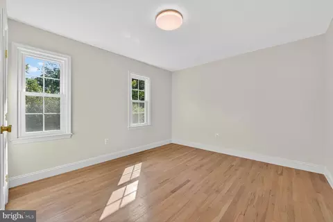 9802 Clyde Ct, Vienna, VA 22181 photo 36