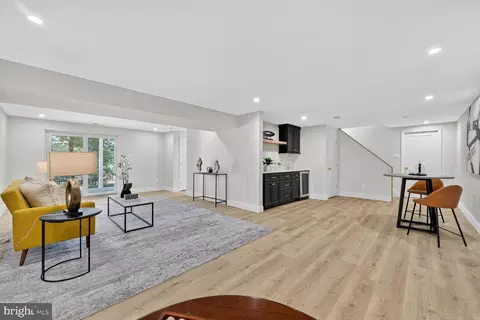 9802 Clyde Ct, Vienna, VA 22181 photo 39