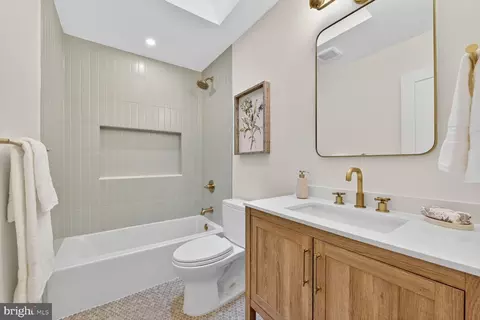 9802 Clyde Ct, Vienna, VA 22181 photo 37