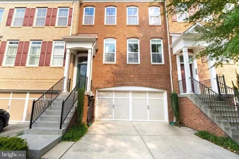 2959 Chesham St, Fairfax, VA 22031