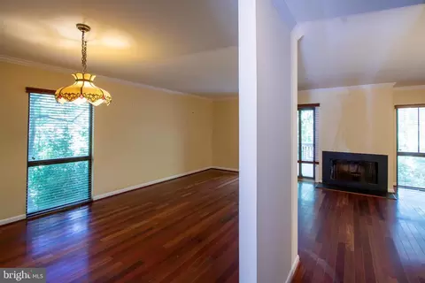 Living - 2029 Wethersfield Ct, Reston, VA 20191 photo 5 of 8