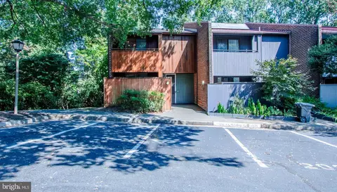 Exterior - 2029 Wethersfield Ct, Reston, VA 20191 photo 1 of 4