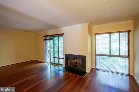 Living - 2029 Wethersfield Ct, Reston, VA 20191 photo 3 of 8