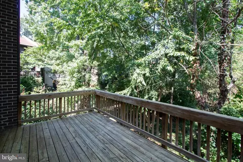 Exterior - 2029 Wethersfield Ct, Reston, VA 20191 photo 3 of 4