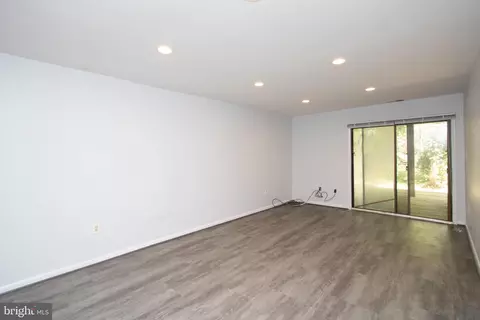 Living - 2029 Wethersfield Ct, Reston, VA 20191 photo 7 of 8