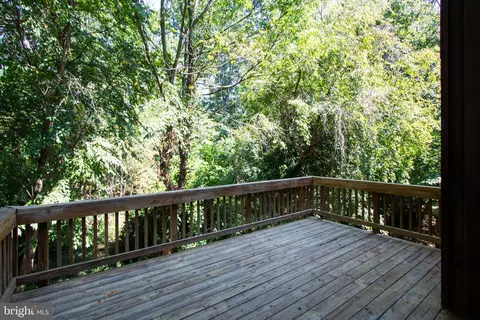 Exterior - 2029 Wethersfield Ct, Reston, VA 20191 photo 2 of 4
