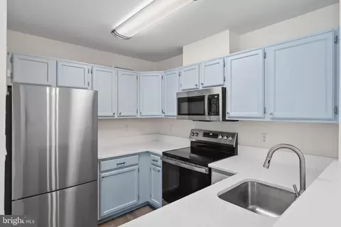 Kitchen - 7802 Harrowgate Cir #D, Springfield, VA 22152 photo 2 of 2