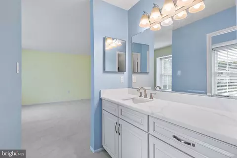 Bath - 7802 Harrowgate Cir #D, Springfield, VA 22152 photo 2 of 3