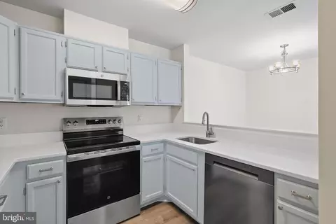 Kitchen - 7802 Harrowgate Cir #D, Springfield, VA 22152 photo 1 of 2