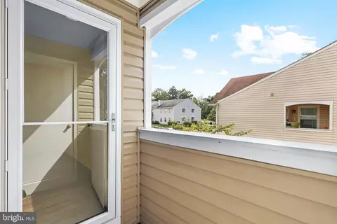 Exterior - 7802 Harrowgate Cir #D, Springfield, VA 22152 photo 4 of 4