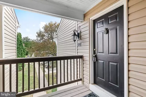 Exterior - 7802 Harrowgate Cir #D, Springfield, VA 22152 photo 2 of 4