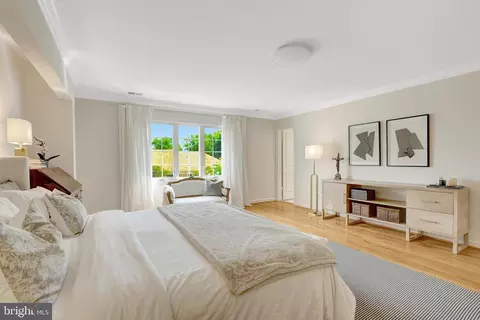 Bedroom - 6305 Dunaway Ct, Mclean, VA 22101 photo 5 of 11
