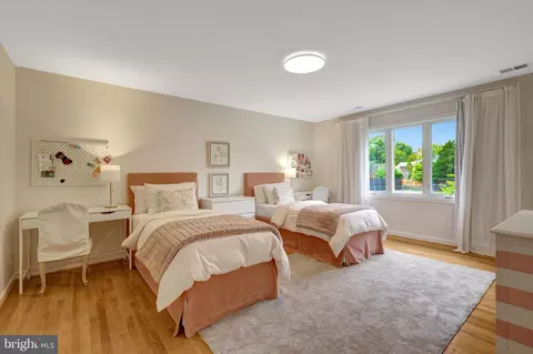 Bedroom - 6305 Dunaway Ct, Mclean, VA 22101 photo 7 of 11