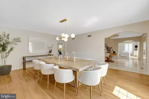 Dining - 6305 Dunaway Ct, Mclean, VA 22101 photo 3 of 6