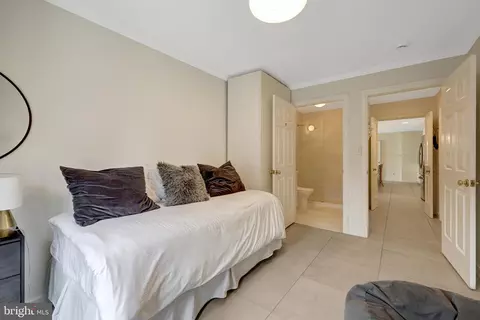 Bedroom - 6305 Dunaway Ct, Mclean, VA 22101 photo 2 of 11
