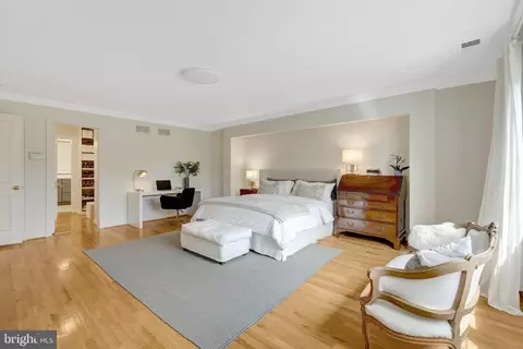 Bedroom - 6305 Dunaway Ct, Mclean, VA 22101 photo 4 of 11