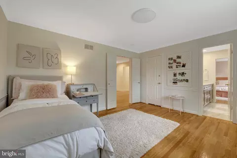 Bedroom - 6305 Dunaway Ct, Mclean, VA 22101 photo 6 of 11