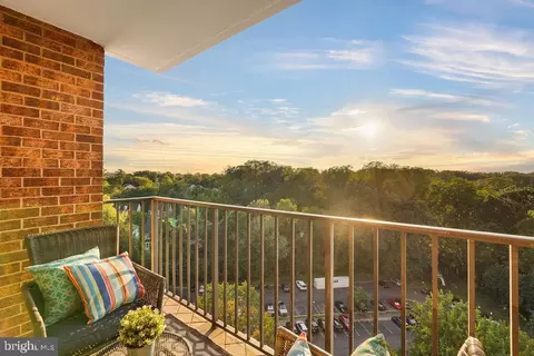 2300 Pimmit Dr #1417, Falls Church, VA 22043