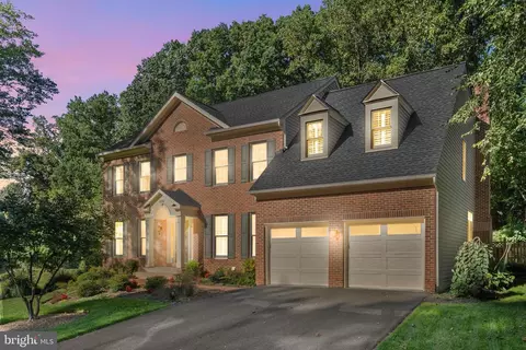 Exterior - 6281 Timarron Cove Ln, Burke, VA 22015 photo 3 of 13