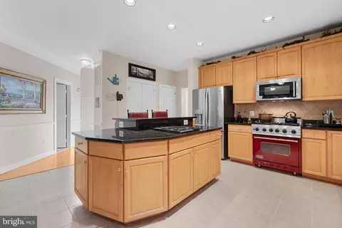 Kitchen - 6281 Timarron Cove Ln, Burke, VA 22015 photo 4 of 5