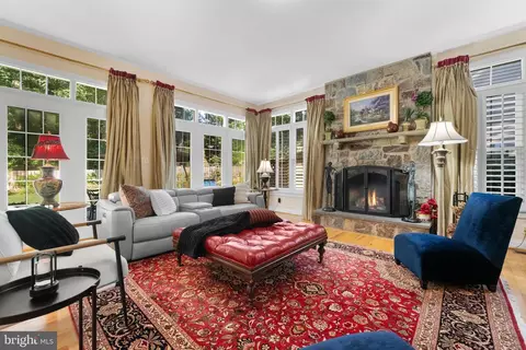Living - 6281 Timarron Cove Ln, Burke, VA 22015 photo 4 of 6