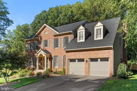 Exterior - 6281 Timarron Cove Ln, Burke, VA 22015 photo 11 of 13