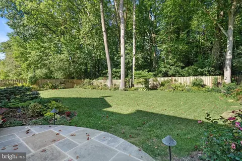 Exterior - 6281 Timarron Cove Ln, Burke, VA 22015 photo 5 of 13