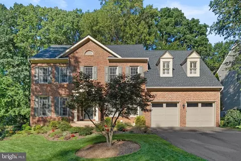 Exterior - 6281 Timarron Cove Ln, Burke, VA 22015 photo 2 of 13