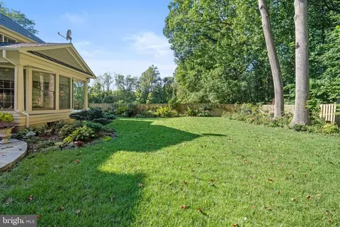 Exterior - 6281 Timarron Cove Ln, Burke, VA 22015 photo 8 of 13