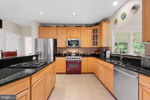 Kitchen - 6281 Timarron Cove Ln, Burke, VA 22015 photo 3 of 5