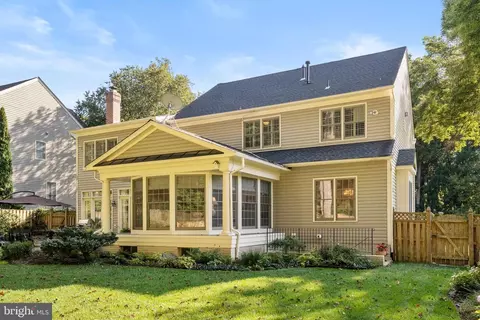 Exterior - 6281 Timarron Cove Ln, Burke, VA 22015 photo 6 of 13
