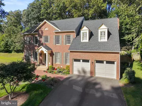 Exterior - 6281 Timarron Cove Ln, Burke, VA 22015 photo 10 of 13