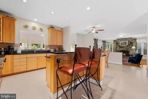 Kitchen - 6281 Timarron Cove Ln, Burke, VA 22015 photo 2 of 5