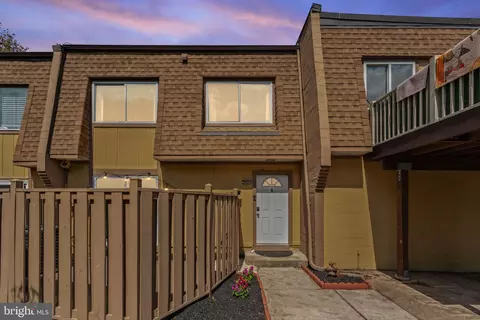 3903 Manzanita Pl #60D, Alexandria, VA 22309