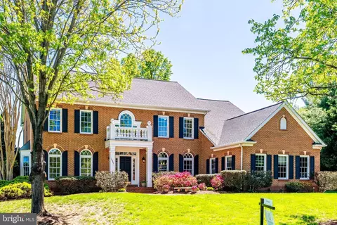10907 Great Point Ct, Great Falls, VA 22066