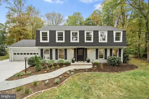 2657 Chiswell Pl, Herndon, VA 20171