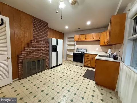 7319 Inzer St, Springfield, VA 22151 photo 4