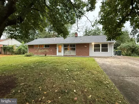 7319 Inzer St, Springfield, VA 22151 photo 2