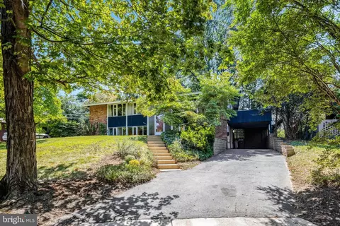 Exterior - 6655 Chilton Ct, Mclean, VA 22101 photo 5 of 14