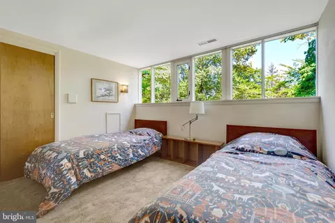 Bedroom - 6655 Chilton Ct, Mclean, VA 22101 photo 6 of 8
