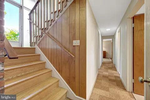 Entry Way - 6655 Chilton Ct, Mclean, VA 22101 photo 4 of 4