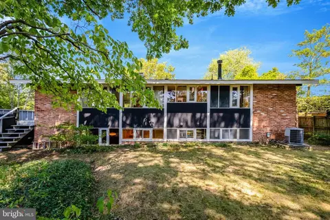 Exterior - 6655 Chilton Ct, Mclean, VA 22101 photo 10 of 14