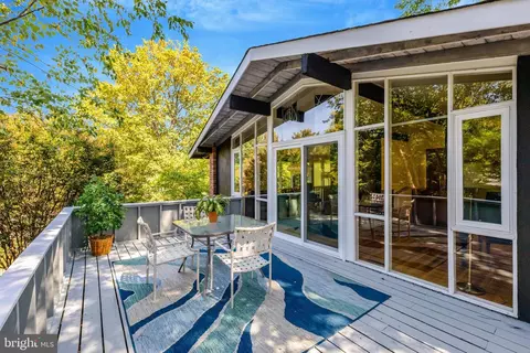 Exterior - 6655 Chilton Ct, Mclean, VA 22101 photo 2 of 14