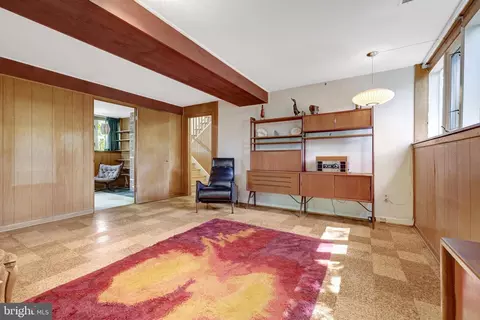 Living - 6655 Chilton Ct, Mclean, VA 22101 photo 4 of 4
