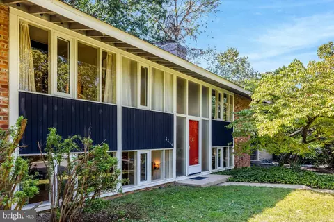 Exterior - 6655 Chilton Ct, Mclean, VA 22101 photo 4 of 14