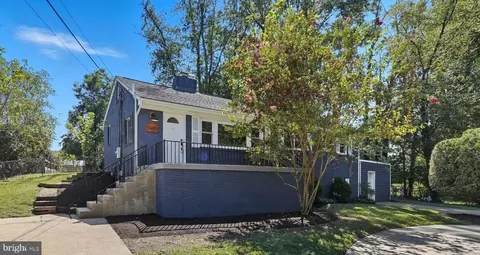 5209 Cedar Rd, Alexandria, VA 22309