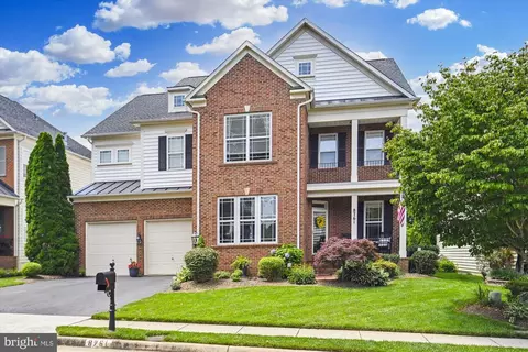 8761 Flowering Dogwood Ln, Lorton, VA 22079