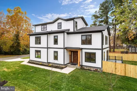 1600 Lafayette Dr, Alexandria, VA 22308