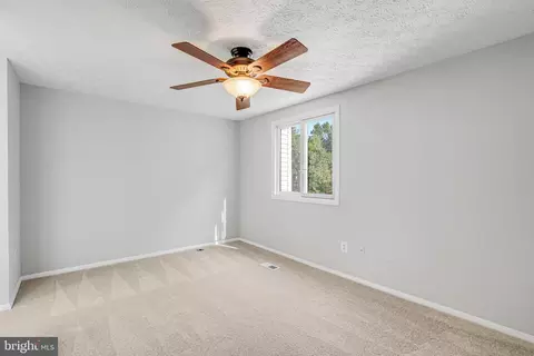 8422 Red Eagle Ct, Lorton, VA 22079 photo 15