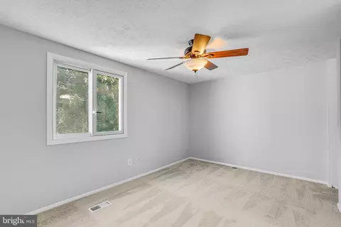8422 Red Eagle Ct, Lorton, VA 22079 photo 16